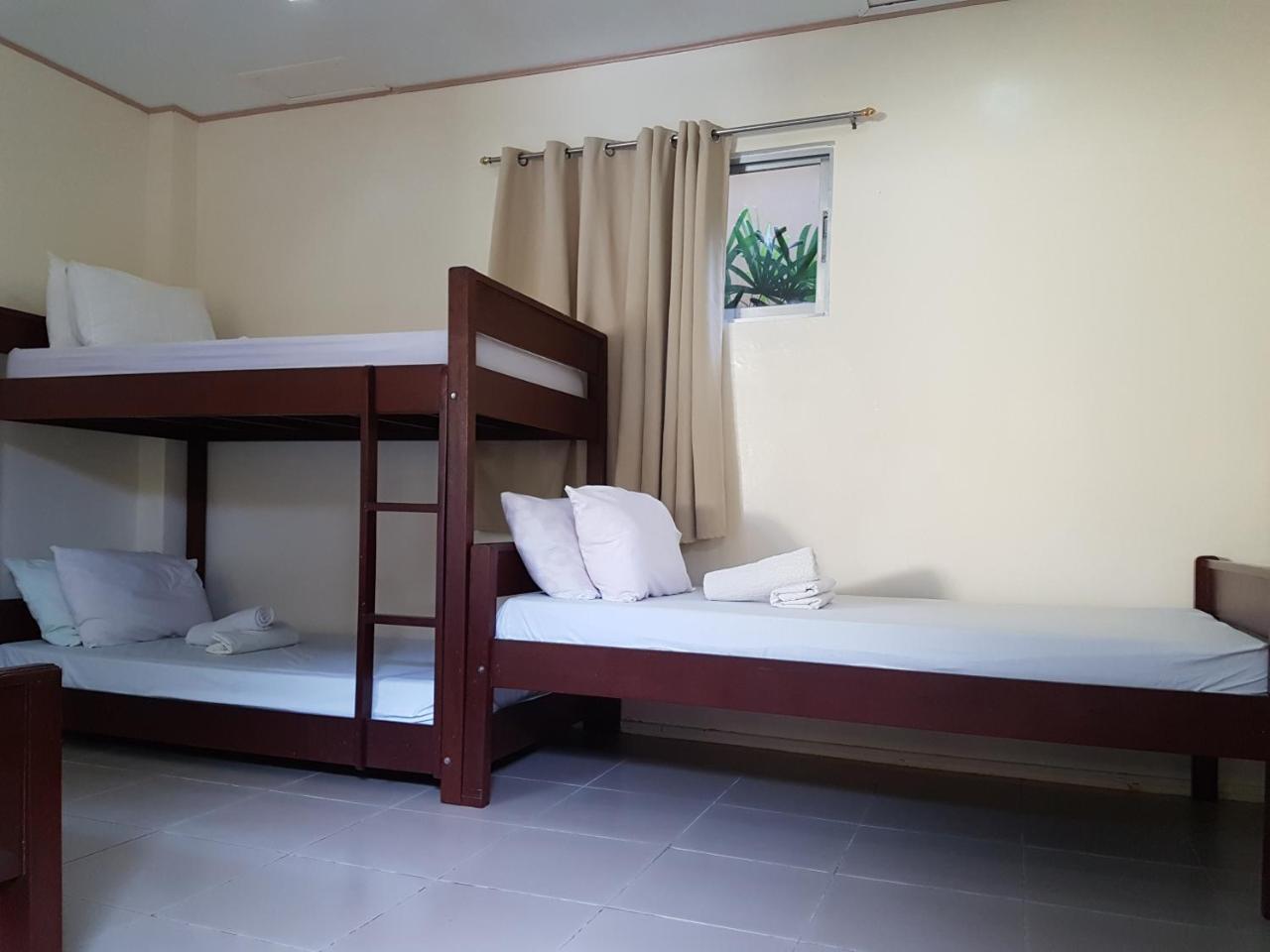Blue Lagoon Inn & Suites Puerto Princesa Exterior foto