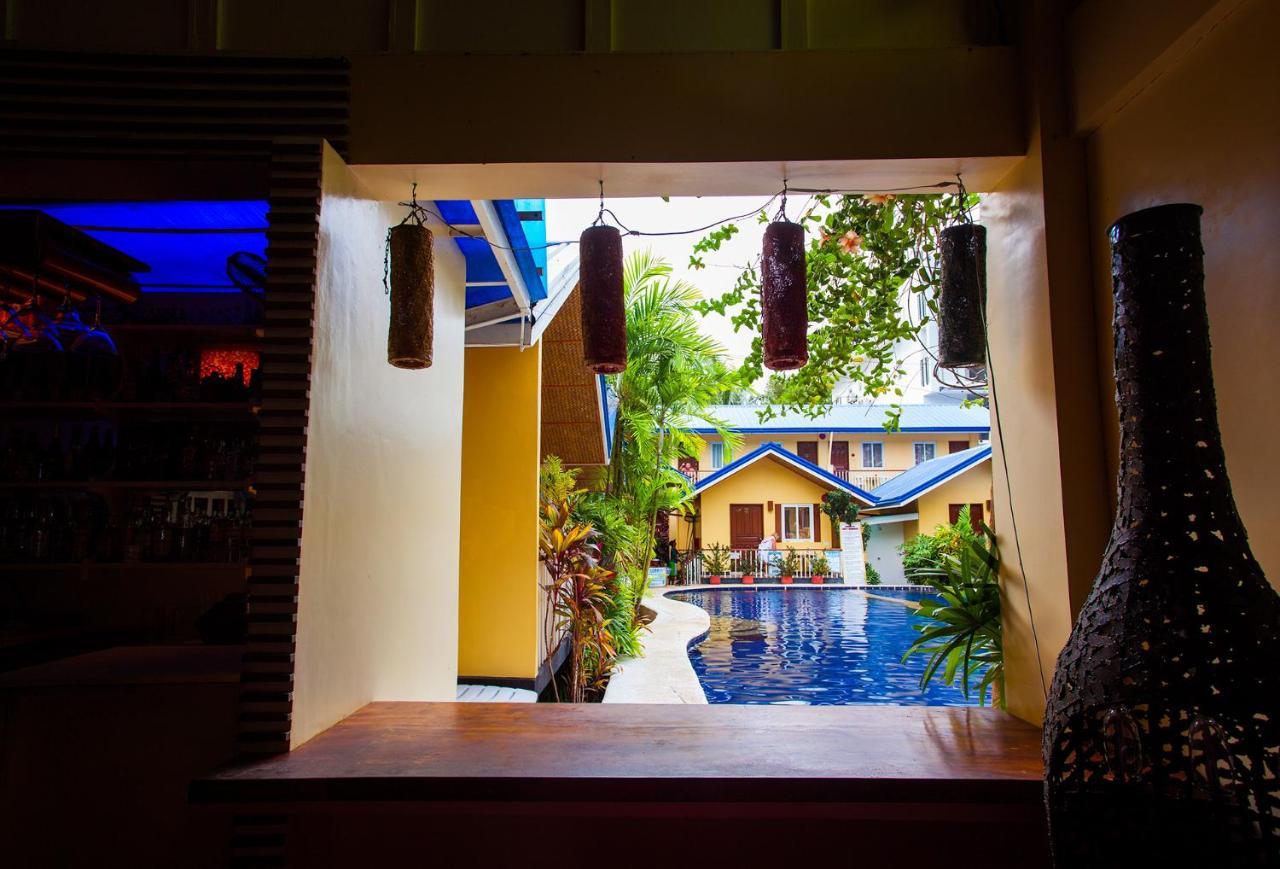 Blue Lagoon Inn & Suites Puerto Princesa Exterior foto